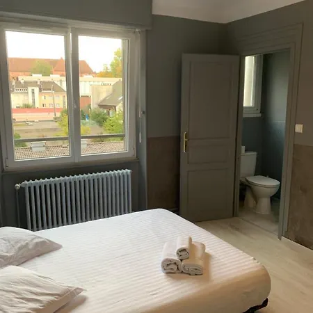 Eiffel Apartment