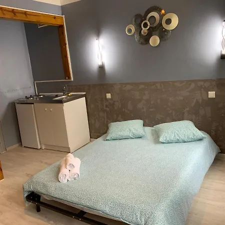 Eiffel Apartment *